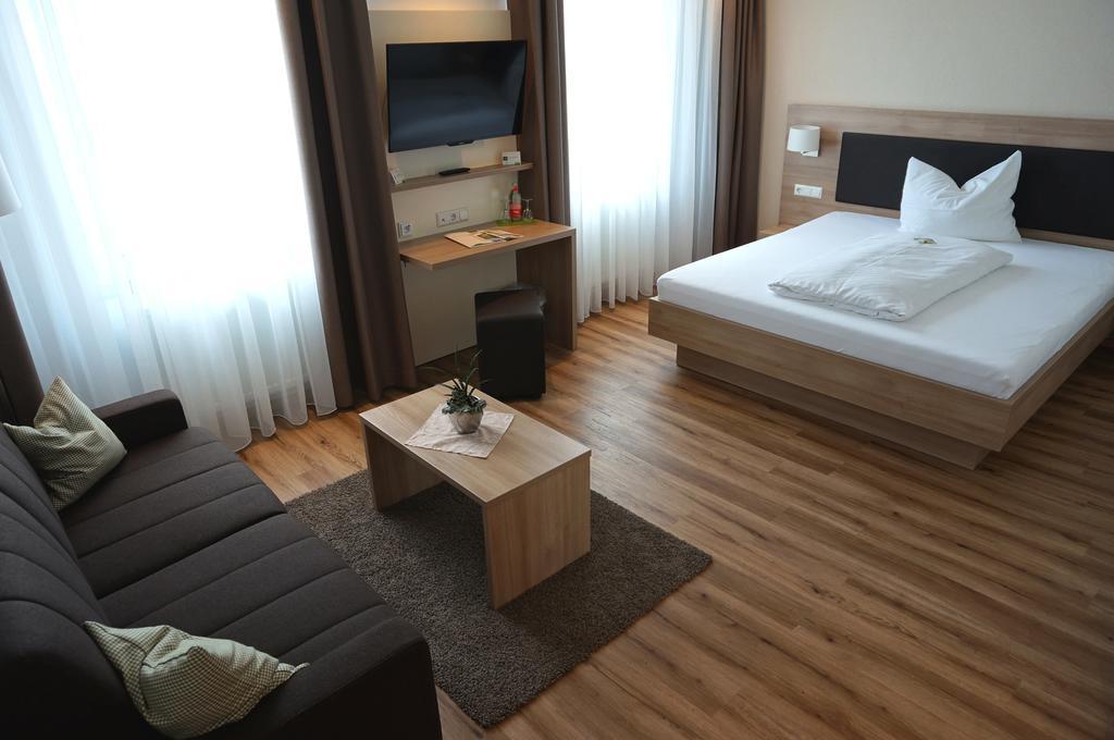 Flair Hotel Gruener Baum Донауешинген Екстер'єр фото