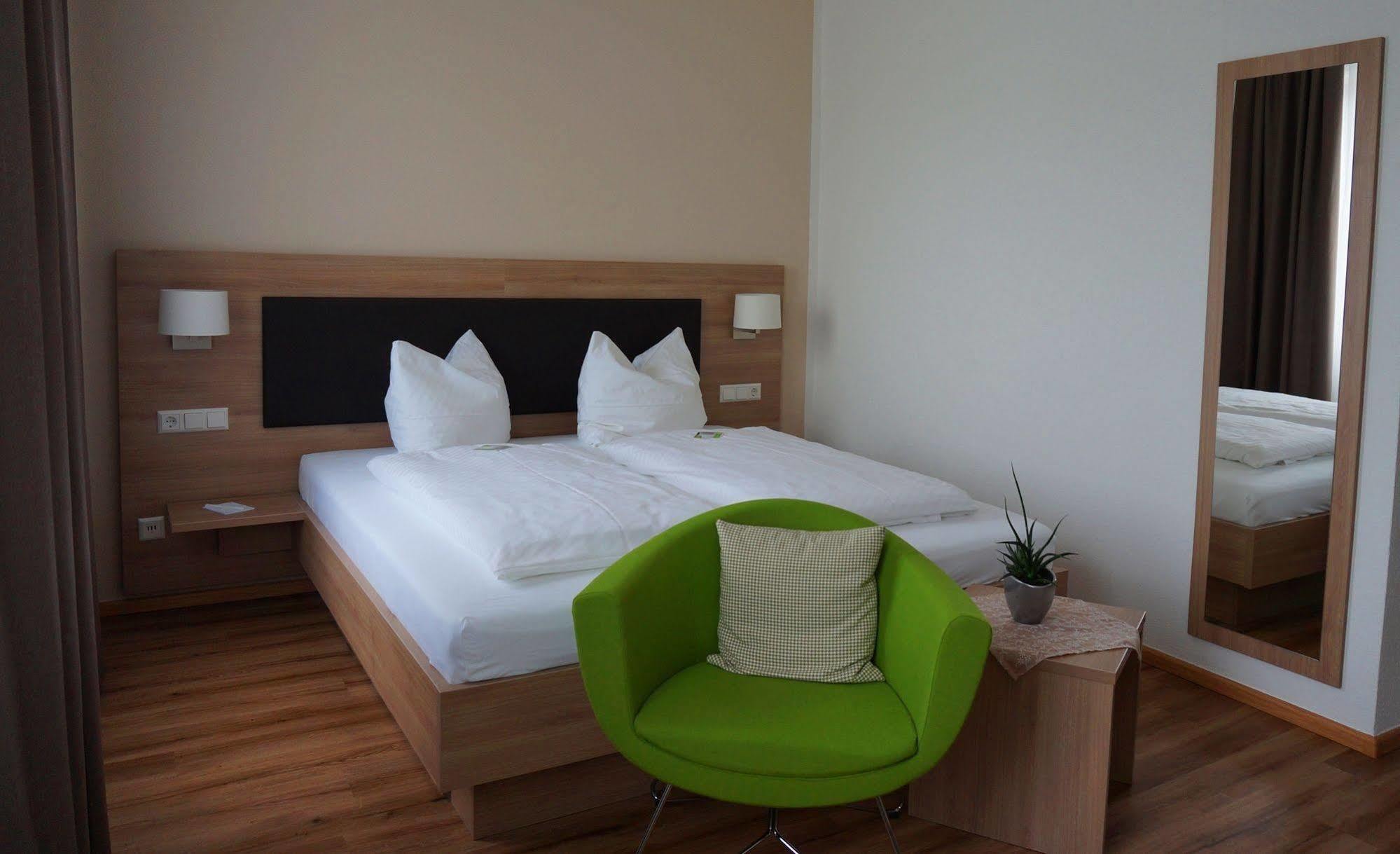 Flair Hotel Gruener Baum Донауешинген Екстер'єр фото
