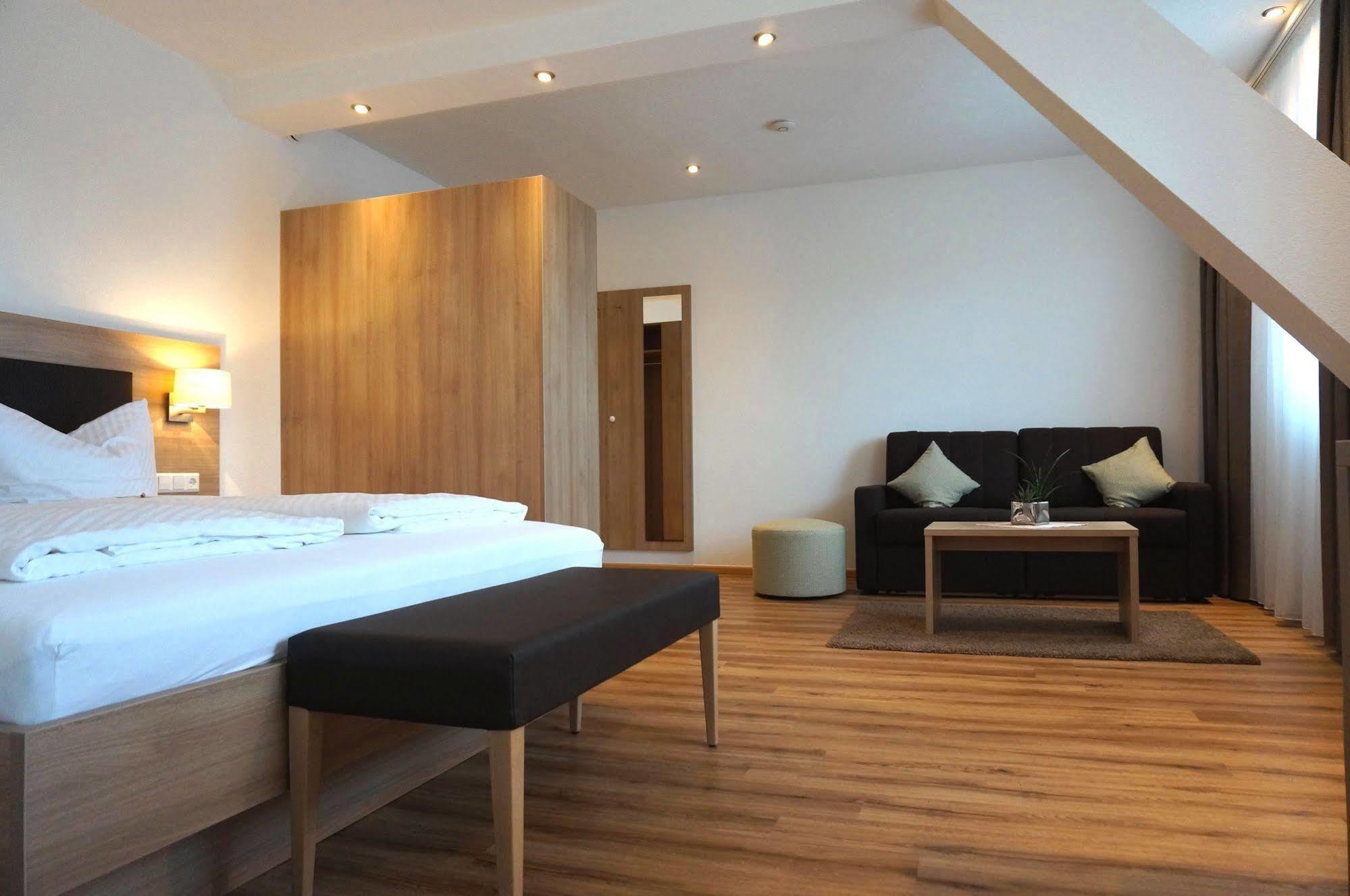 Flair Hotel Gruener Baum Донауешинген Екстер'єр фото